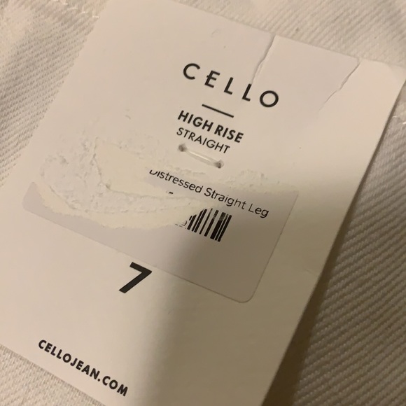 Cello High Rise Straight Distressed size 7 - Picture 3 of 3